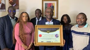 Performance : Evariste YAMENI reçoit le prix d’Excellence managériale Afrique Révélations